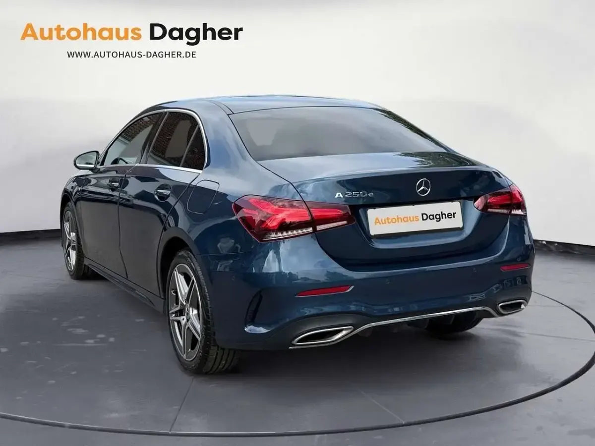 Gebraucht Mercedes A250 AMG 160 PS (117 kW) 2021 Blau Limousine