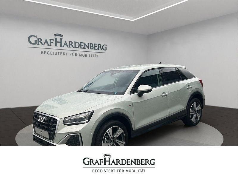 Gebraucht Audi Q2 S-Line 150 PS (110 kW) 2025 Silber SUV