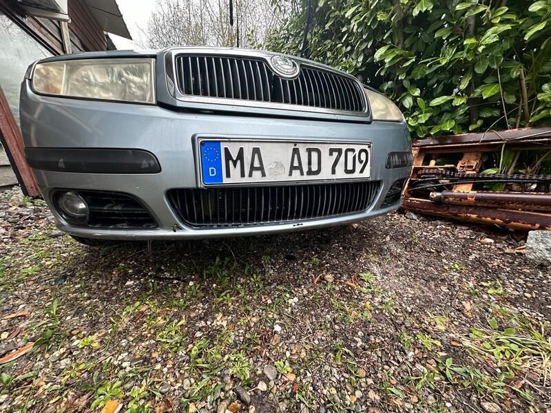 Grau Gebraucht 2004 Skoda Fabia Kleinwagen | 750 € (Guter Preis) - Bild 1/4