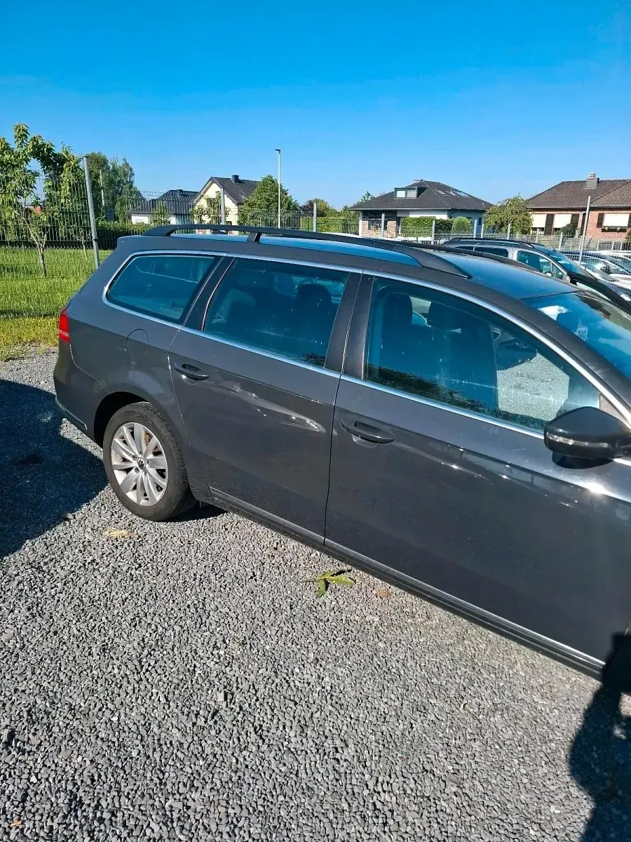 Gebraucht VW Passat 135 PS (99 kW) 2011 Grau Kombi