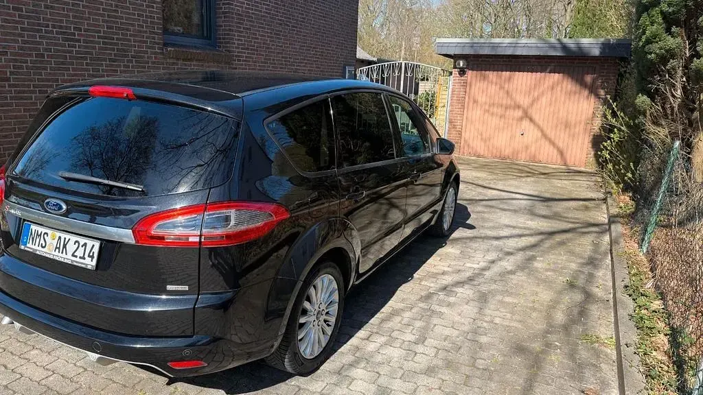 Gebraucht Ford S-MAX Trend 160 PS (117 kW) 2014 Schwarz Van / Kleinbus