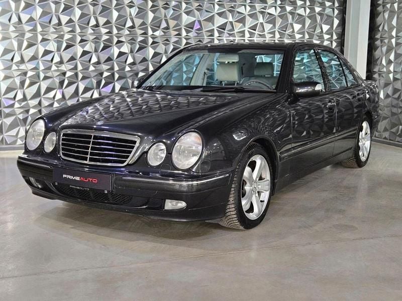 Schwarz Gebraucht 2003 Mercedes E320 Avantgarde Limousine | 7.990 € (Teuer) - Bild 1/4