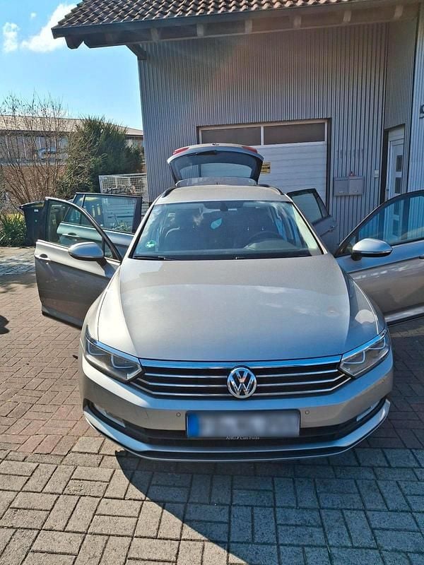 Gebraucht VW Passat 150 PS (110 kW) 2016 Andere farben Kombi