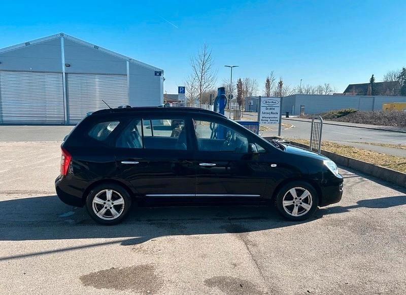 Gebraucht Kia Carens 140 PS (102 kW) 2009 Schwarz Van / Kleinbus
