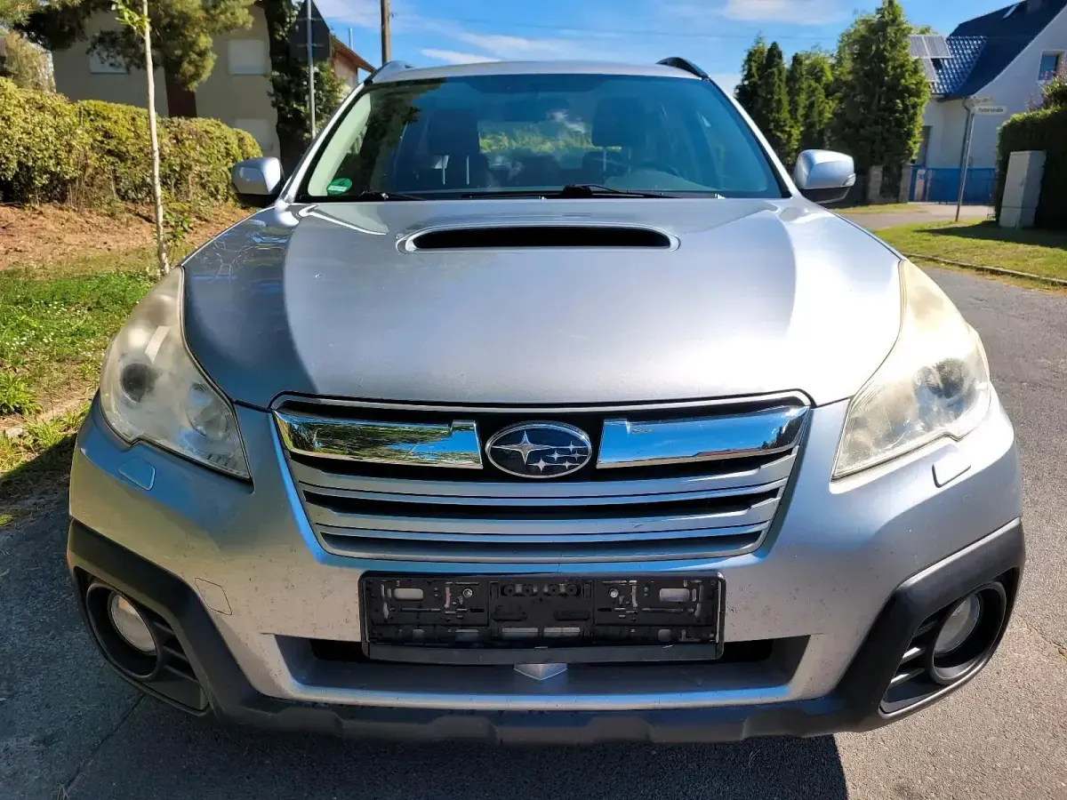Gebraucht Subaru Outback 150 PS (110 kW) 2013 Silber Kombi