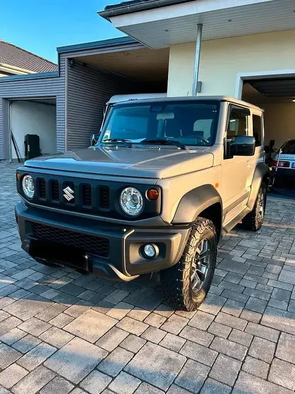 Gebraucht Suzuki Jimny Comfort+ 102 PS (75 kW) 2020 Grau SUV