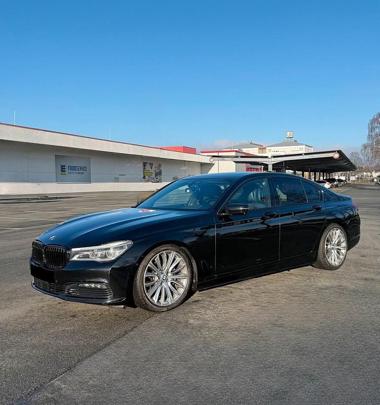 Gebraucht BMW 730 265 PS (194 kW) 2015 Schwarz Limousine