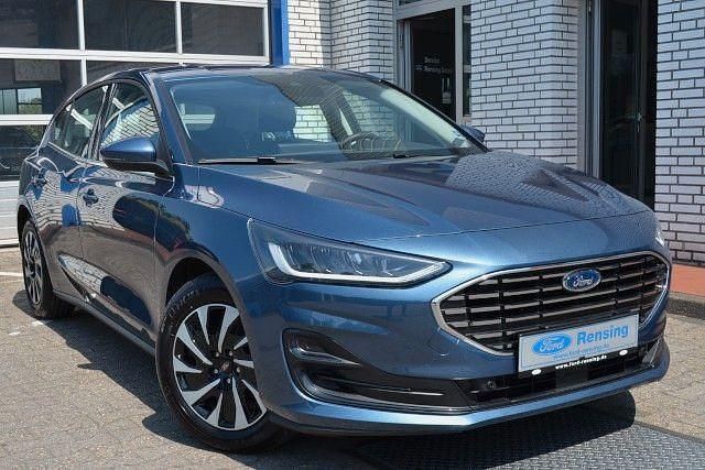 Chrome blue Gebraucht 2024 Ford Focus Titanium Limousine | 23.485 € (Superpreis) - Bild 1/4