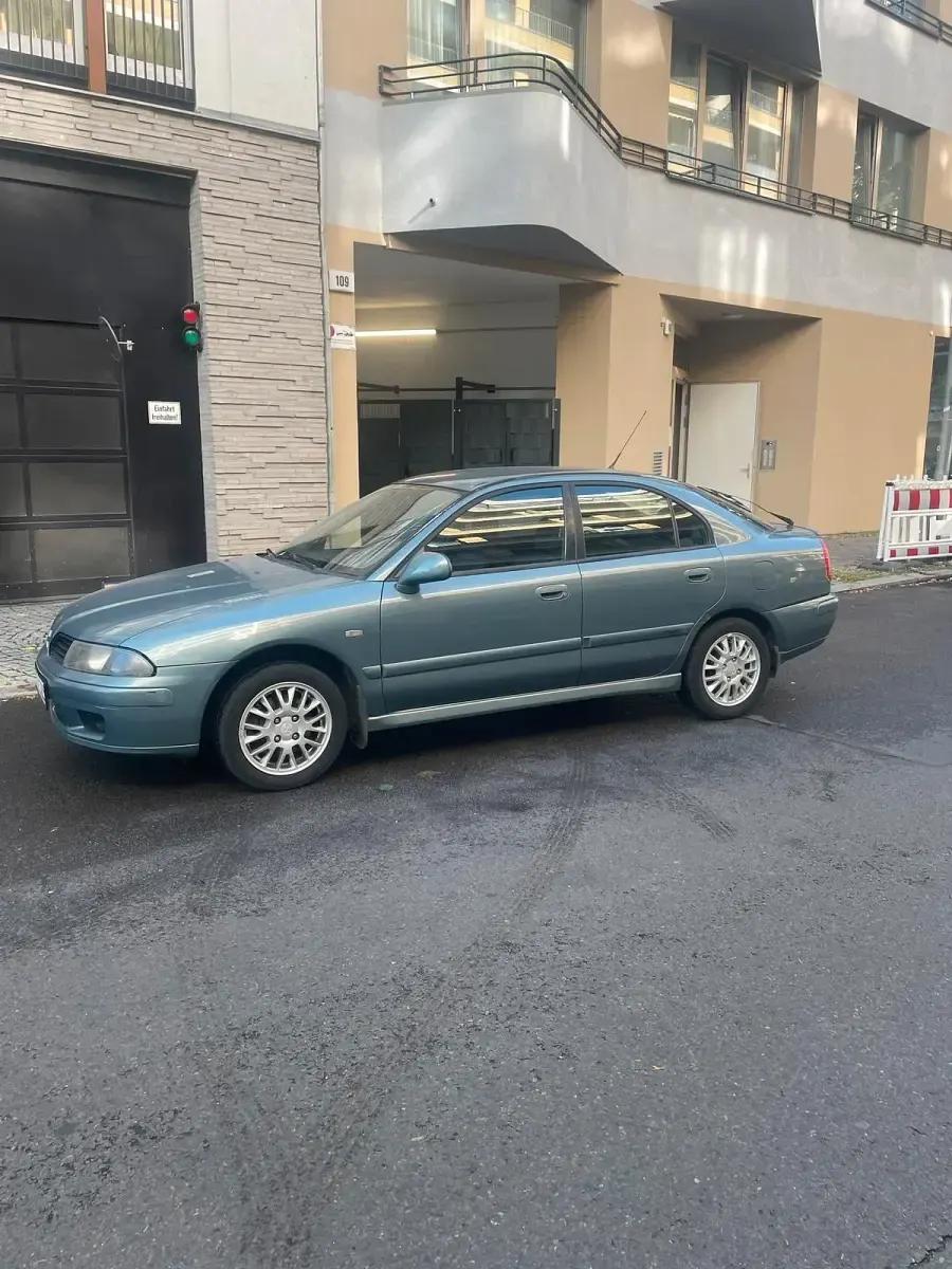 Gebraucht Mitsubishi Carisma 103 PS (75 kW) 2003 Blau Limousine