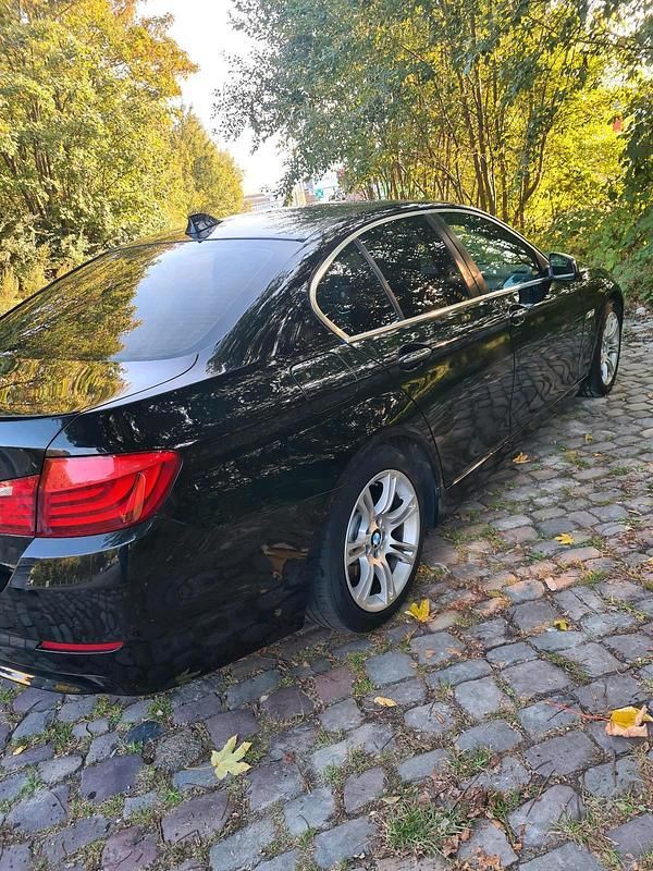 Schwarz Gebraucht 2013 BMW 520 Limousine | 13.000 € (Fairer Preis) - Bild 1/4