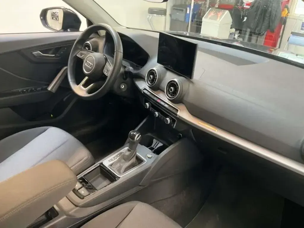 Gebraucht Audi Q2 Advanced 150 PS (110 kW) 2024 Grau SUV
