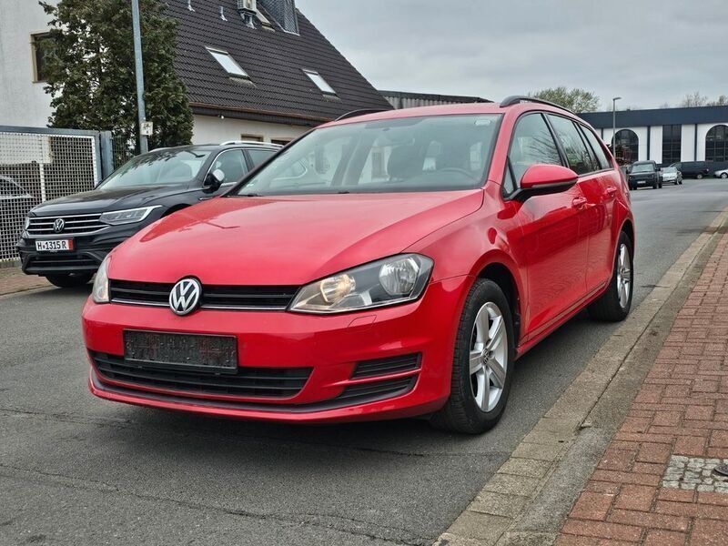Rot Gebraucht 2015 VW Golf VII Comfortline Kombi | 5.700 € (Superpreis) - Bild 1/4
