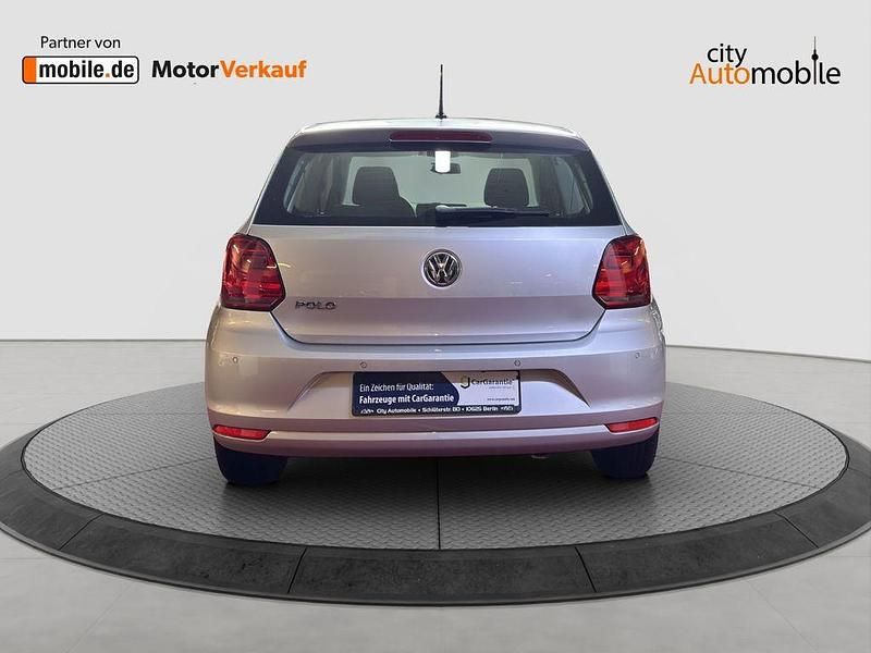 Gebraucht VW Polo Trendline 60 PS (44 kW) 2016 Silber Kleinwagen