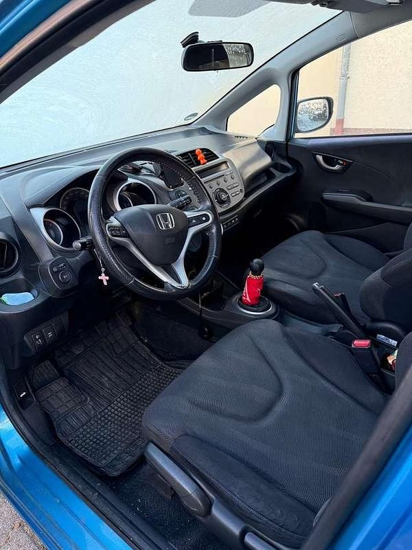 Gebraucht Honda Jazz 83 PS (61 kW) 2010 Blau Kleinwagen