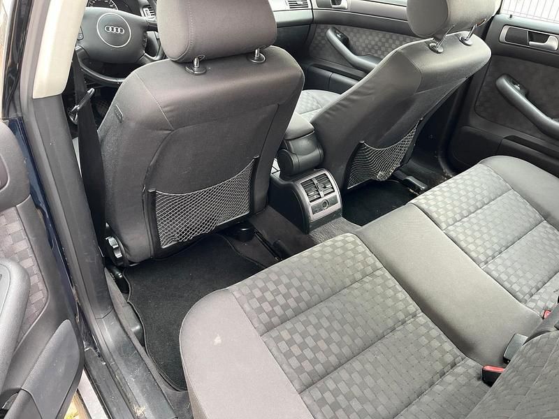 Gebraucht Audi A6 163 PS (119 kW) 2004 Blau Kombi