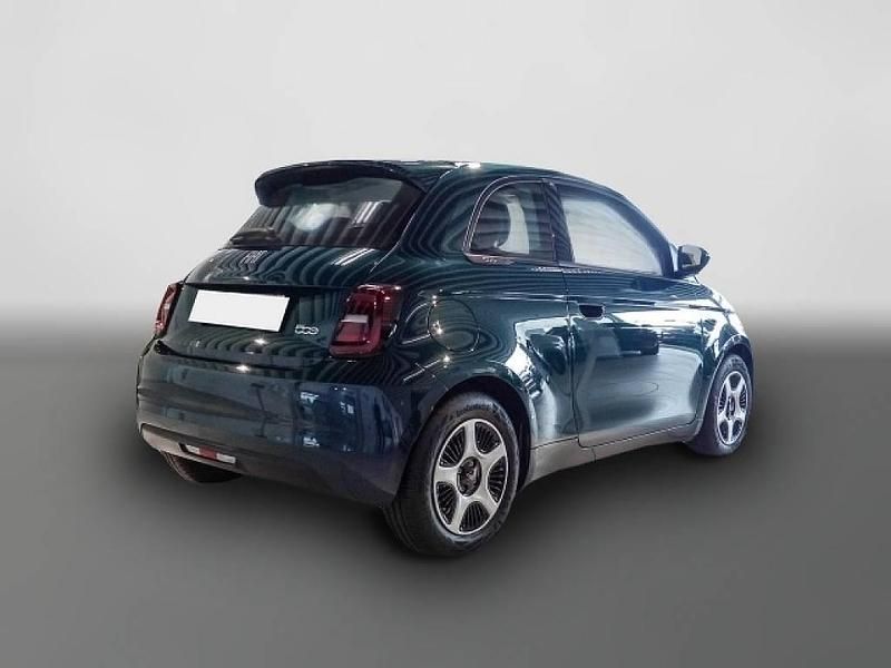 Gebraucht Fiat 500e Action 69 kW (95 PS) 2023 Grün Kleinwagen