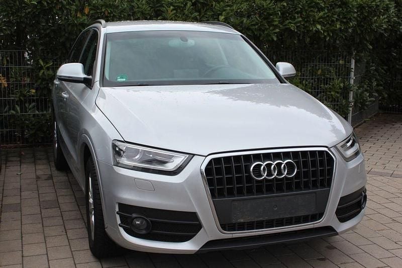 Silber Gebraucht 2013 Audi Q3 Comfort SUV | 15.900 € (Fairer Preis) - Bild 1/4