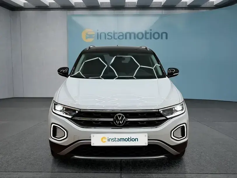 Second-hand VW T-Roc Style 110 CP (80 kW) 2023 Alb SUV