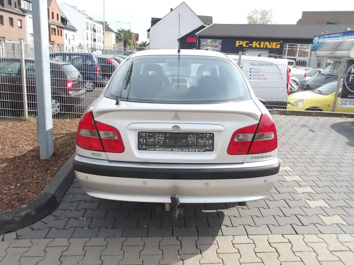 Gebraucht Mitsubishi Carisma 125 PS (91 kW) 2001 Other Limousine