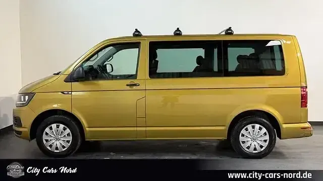 Gebraucht VW Multivan 102 PS (75 kW) 2019 Gelb Van / Kleinbus