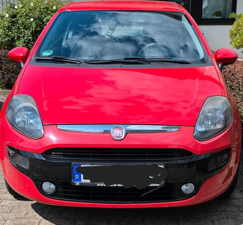 Rot Gebraucht 2011 Fiat Punto Evo Kleinwagen | 2.800 € (Fairer Preis) - Bild 1/4