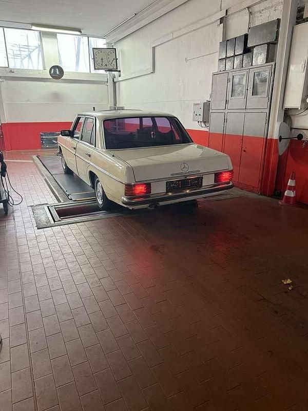 Gebraucht Mercedes W114 90 PS (66 kW) 1972