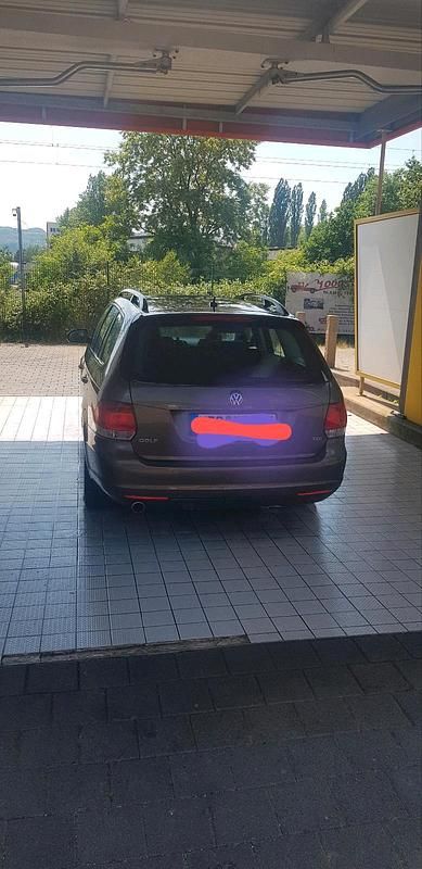 Gebraucht VW Golf VI 105 PS (77 kW) 2011 Braun Kleinwagen