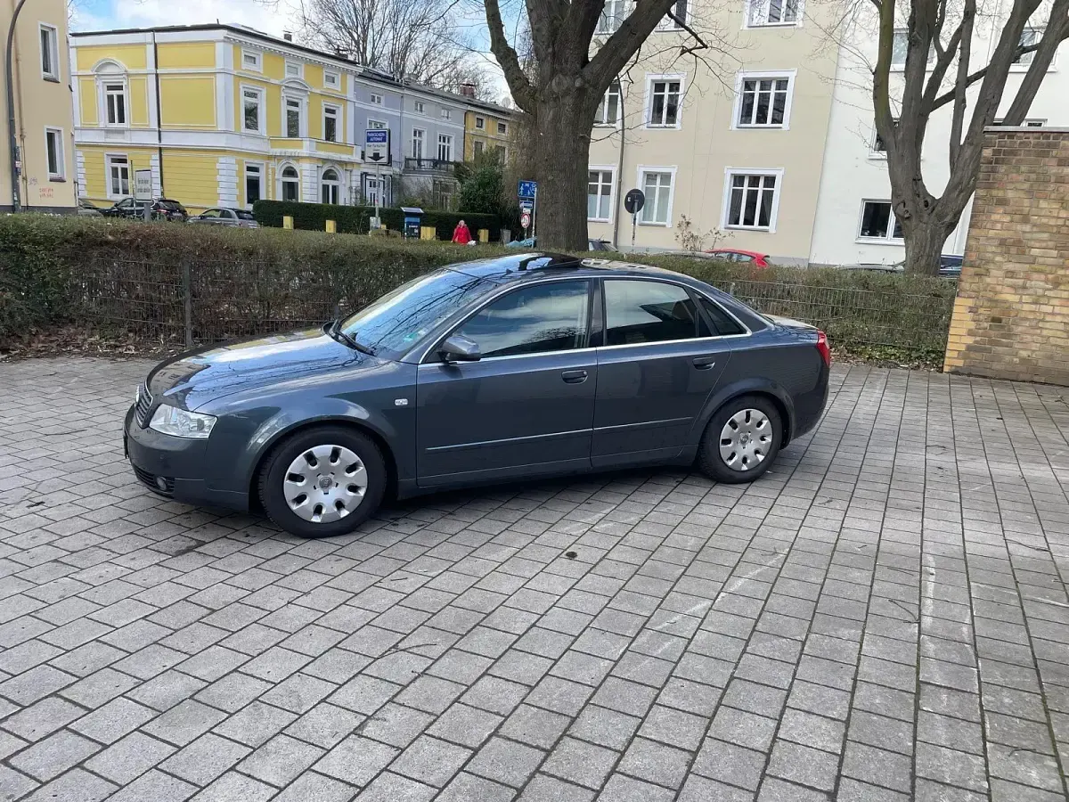 Gebraucht Audi A4 131 PS (96 kW) 2005 Grau Limousine