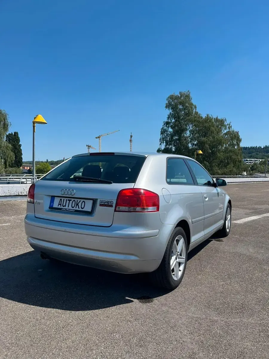 Gebraucht Audi A3 Attraction 102 PS (75 kW) 2003 Silber Kleinwagen