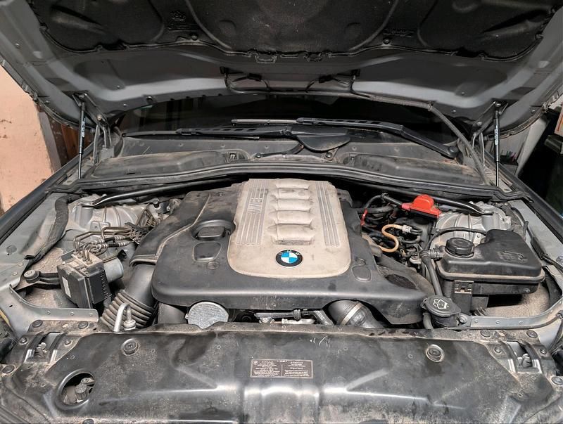 Gebraucht BMW 530 231 PS (169 kW) 2006 Grau Kombi