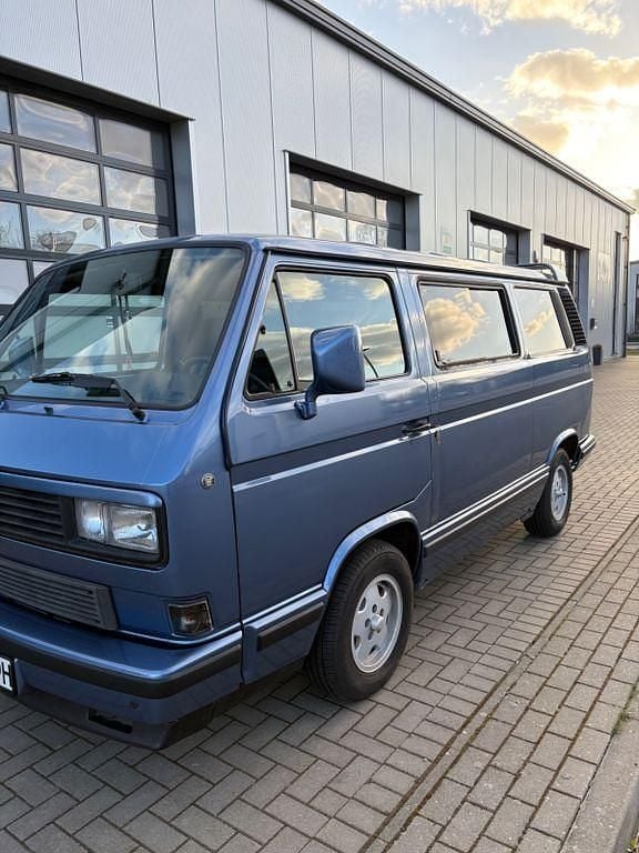 Usado VW Multivan 111 HP (81 kW) 1990 Azul Monovolume
