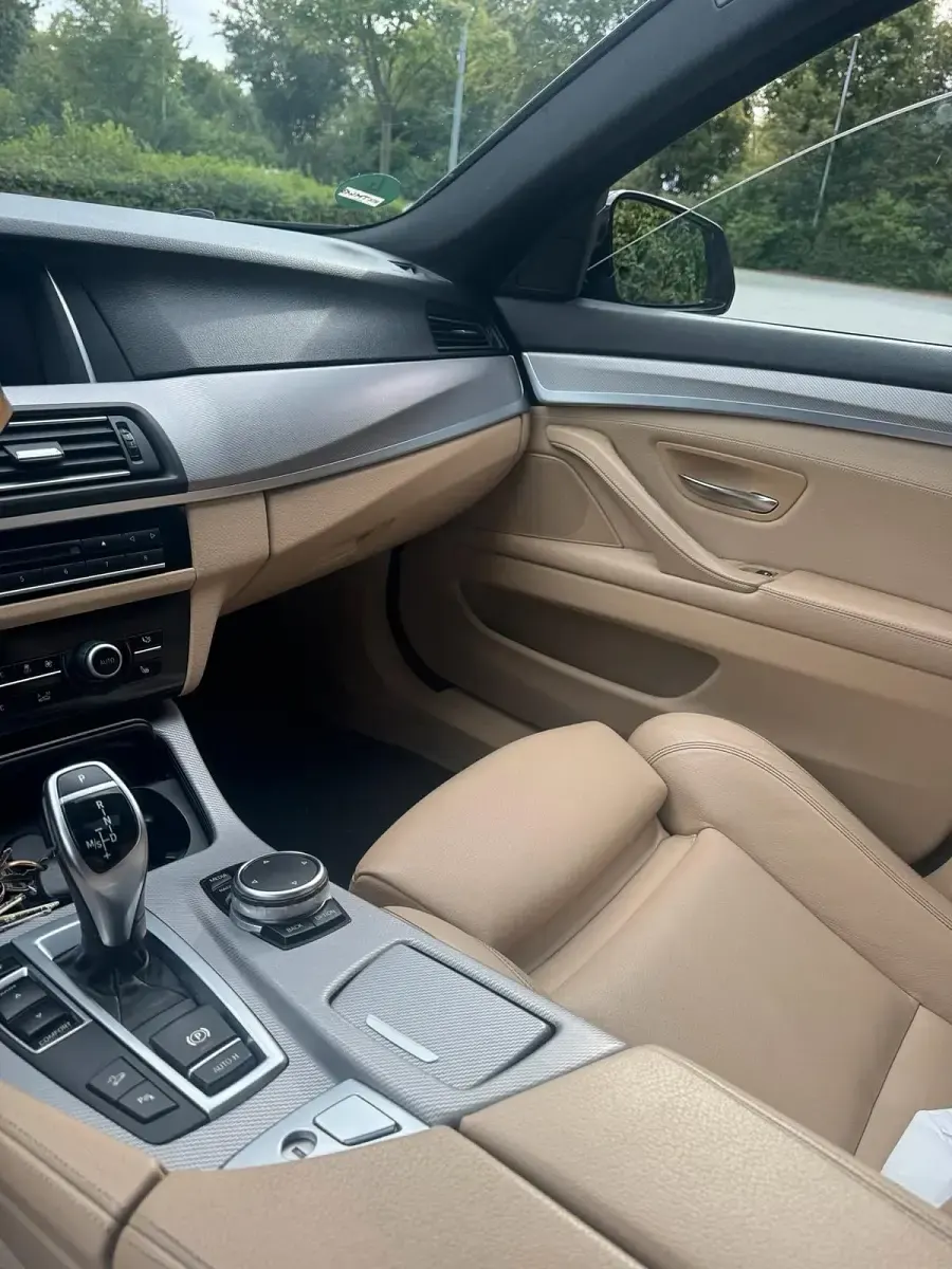 Gebraucht BMW 525 M Sport 218 PS (160 kW) 2015 Blau Limousine