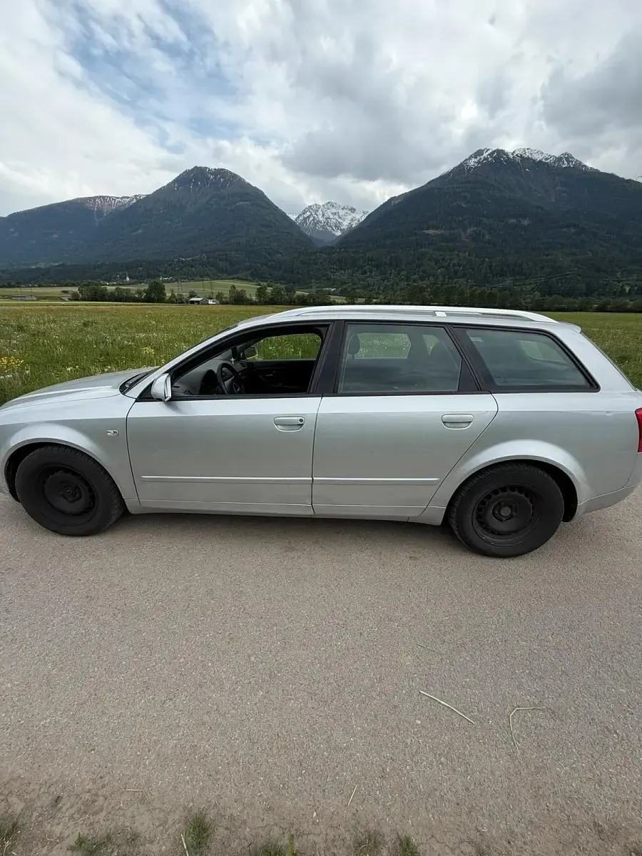 Gebraucht Audi A4 Basis 131 PS (96 kW) 2001 Silber Kombi