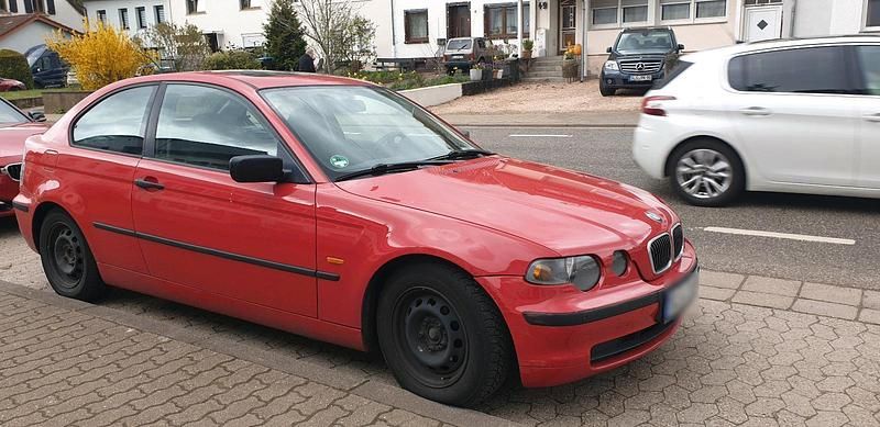 Gebraucht BMW 316 116 PS (85 kW) 2001 Rot Kleinwagen