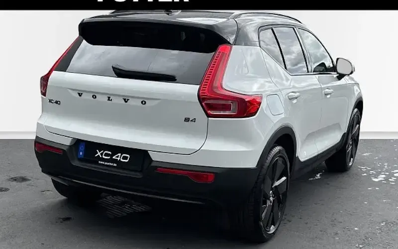 Gebraucht Volvo XC40 Plus 197 PS (144 kW) 2026 Weiß SUV