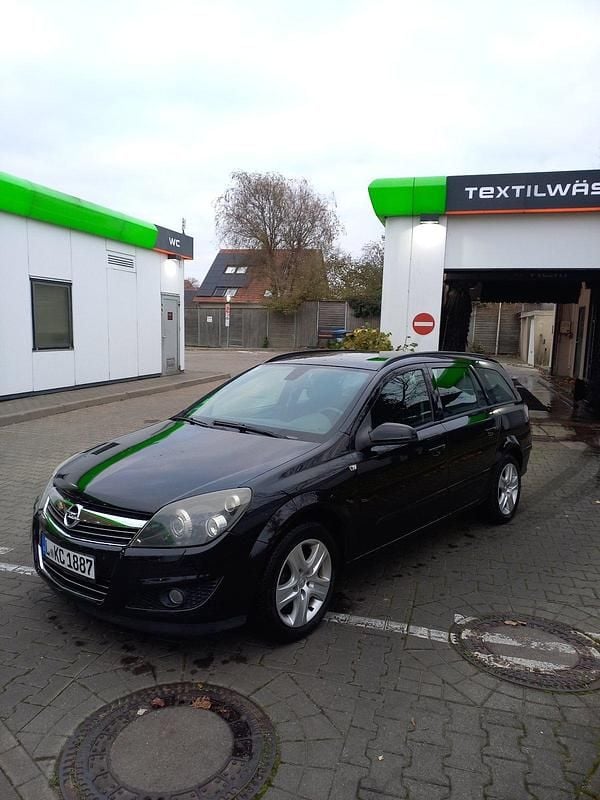 Gebraucht Opel Astra 115 PS (84 kW) 2008 Schwarz Kombi