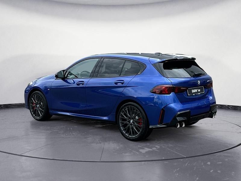 Neu BMW M135 Performance 300 PS (220 kW) 2025 Blau Kleinwagen