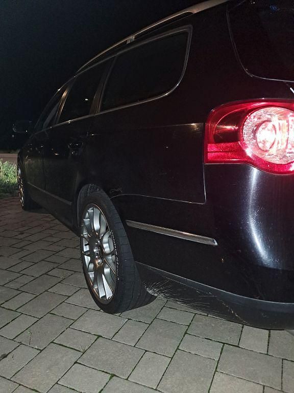 Gebraucht VW Passat Comfortline 250 PS (183 kW) 2007 Schwarz Kombi