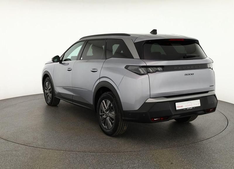 Neu Peugeot 5008 145 PS (106 kW) 2025 Grau SUV