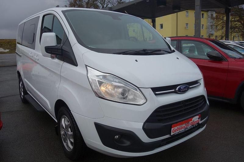 Gebraucht Ford Tourneo Titanium 155 PS (114 kW) 2013 Weiß Van / Kleinbus