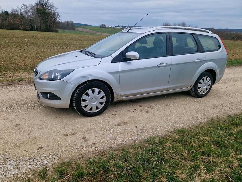 Gebraucht Ford Focus 100 PS (73 kW) 2009 Silber Kombi