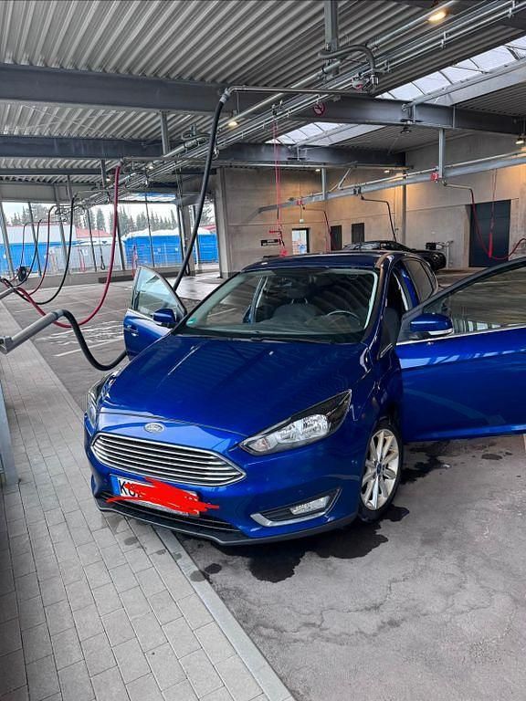 Gebraucht Ford Focus Titanium 125 PS (91 kW) 2014 Blau Limousine
