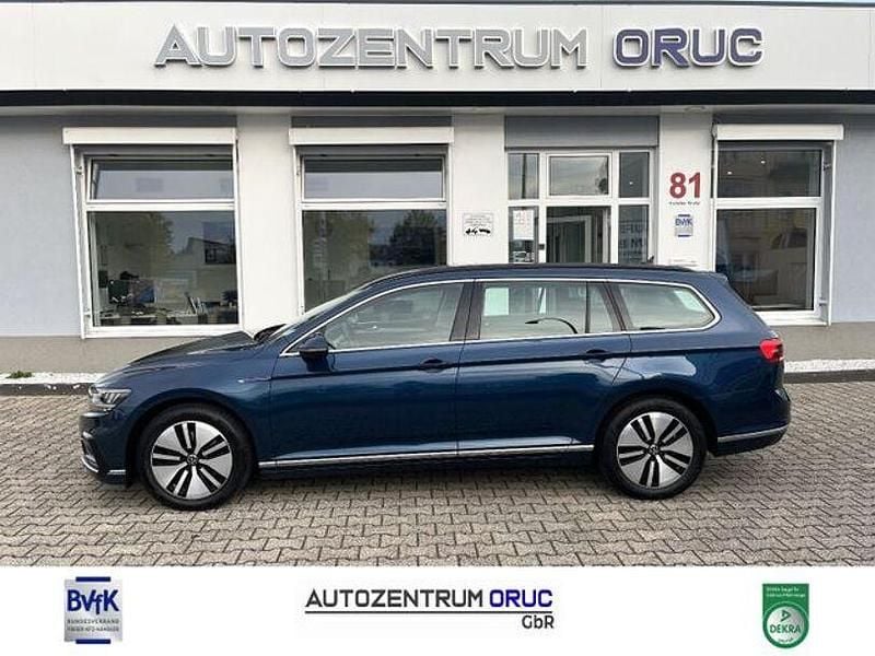 Gebraucht VW Passat GTE 218 PS (160 kW) 2022 Aquamarinblau Kombi