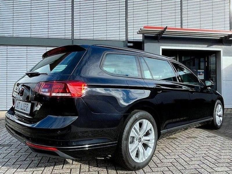 Gebraucht VW Passat Conceptline 150 PS (110 kW) 2022 Schwarz Kombi