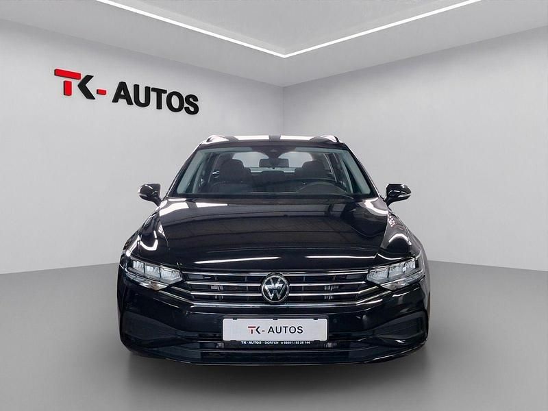 Gebraucht VW Passat 150 PS (110 kW) 2021 Deep black Kombi