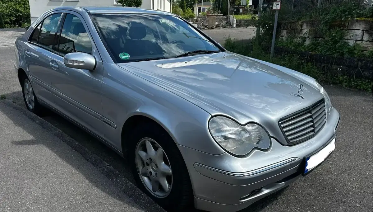 Gebraucht Mercedes C180 Elegance 129 PS (94 kW) 2000 Silber Limousine