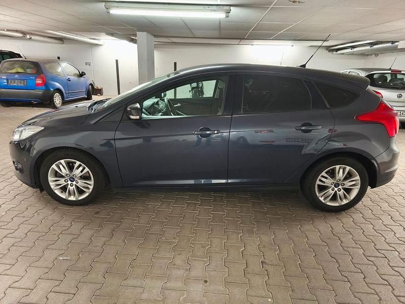 Gebraucht Ford Focus Trend 150 PS (110 kW) 2011 Andere farben Limousine