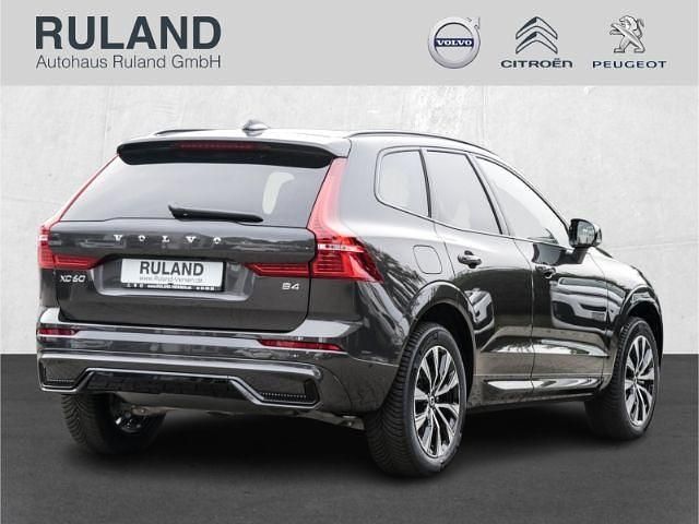 Gebraucht Volvo XC60 Plus 197 PS (144 kW) 2023 Platinum grey / metallic SUV