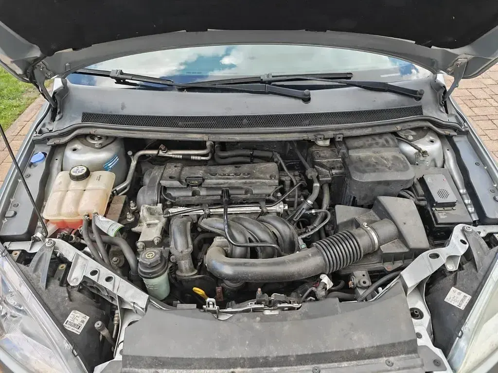 Usata Ford Focus 101 CV (74 kW) 2005 Argento Berlina
