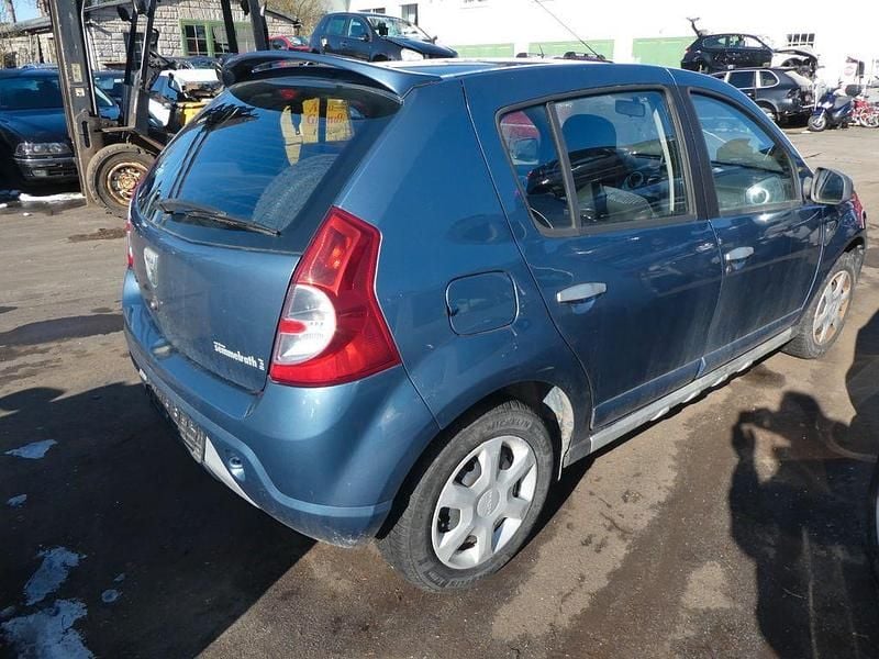 Gebraucht Dacia Sandero Lauréate 75 PS (55 kW) 2011 Blau Limousine